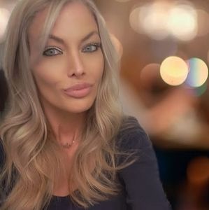 Meet your Posher, Alexia